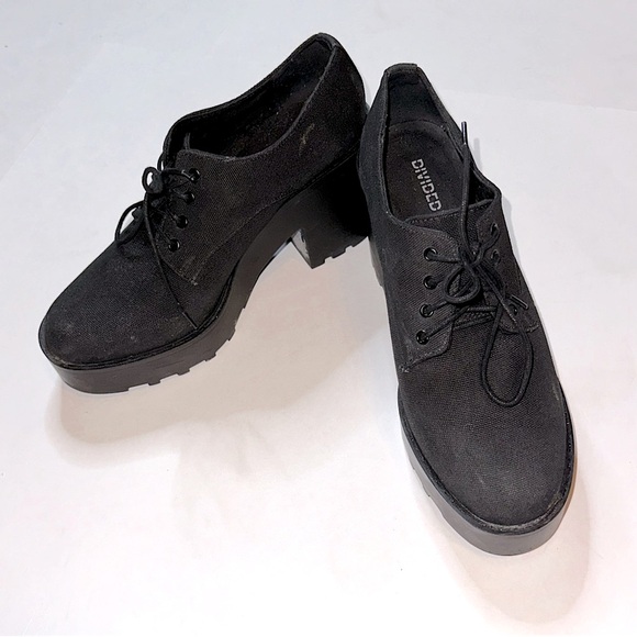 Black used lace up chunky heel ankle booties - loafer heels - Women’s size 8.5 - Picture 3 of 4